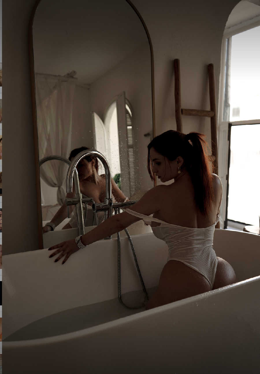 A playful frame from Miranda Faith nude — online in Jinjiang