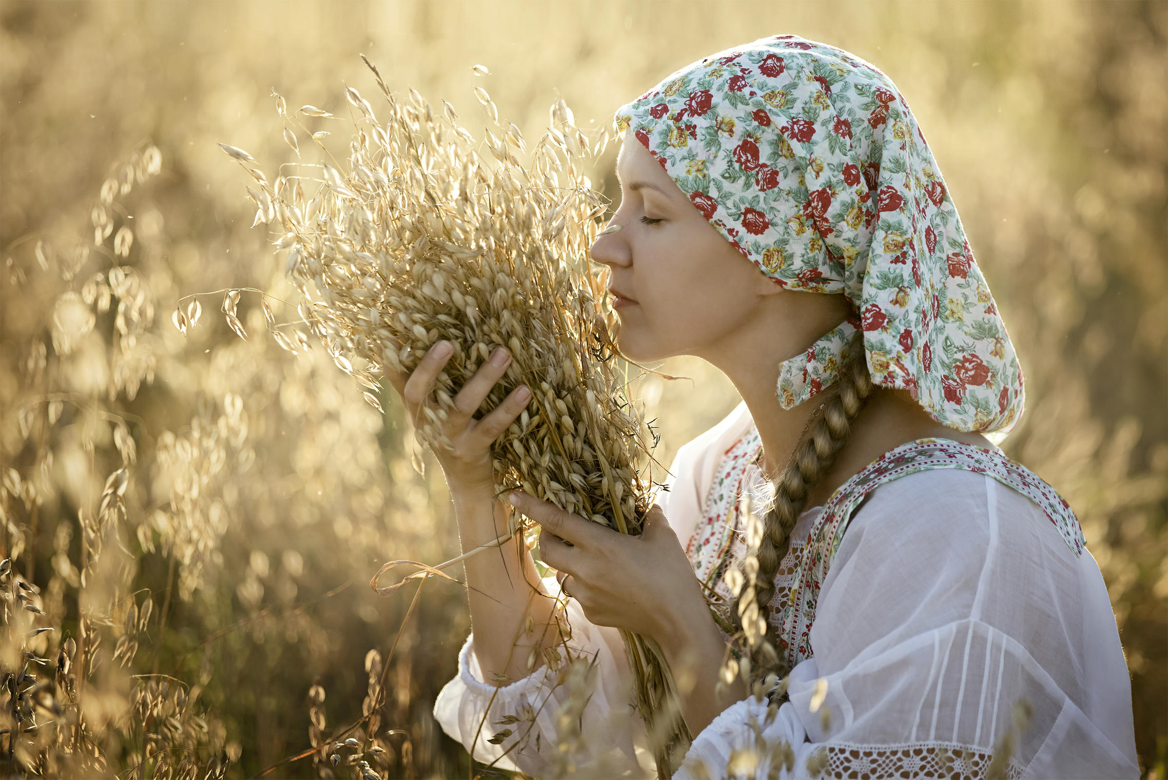 Photo Women in Slavic costumes in Jinjiang